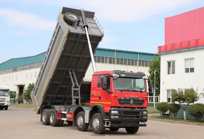 sinotruk howo 8×4 dump truck-1
