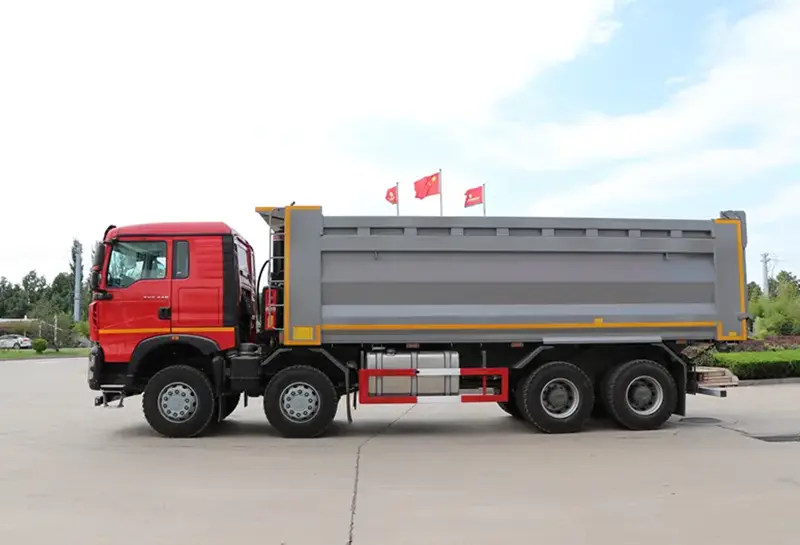 sinotruk howo 8×4 dump truck-2