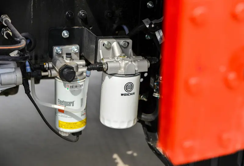 sinotruk howo light cargo truck-8