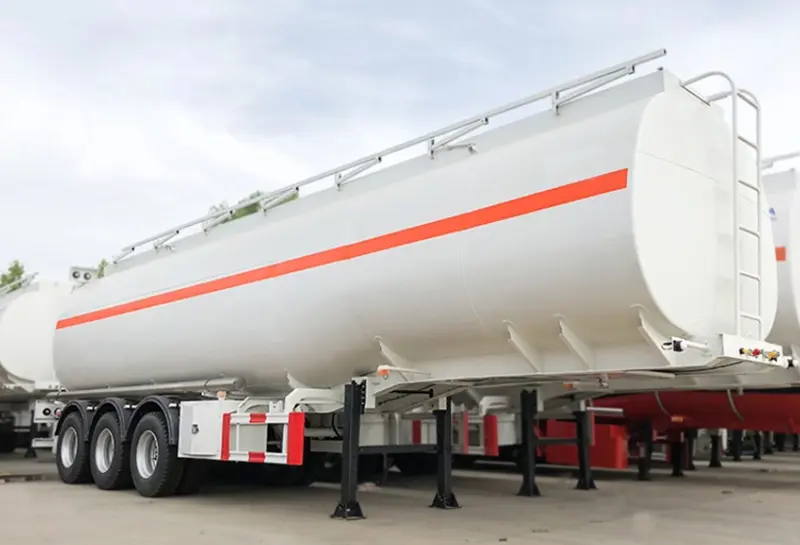 sinotruk trailer oil tank truck